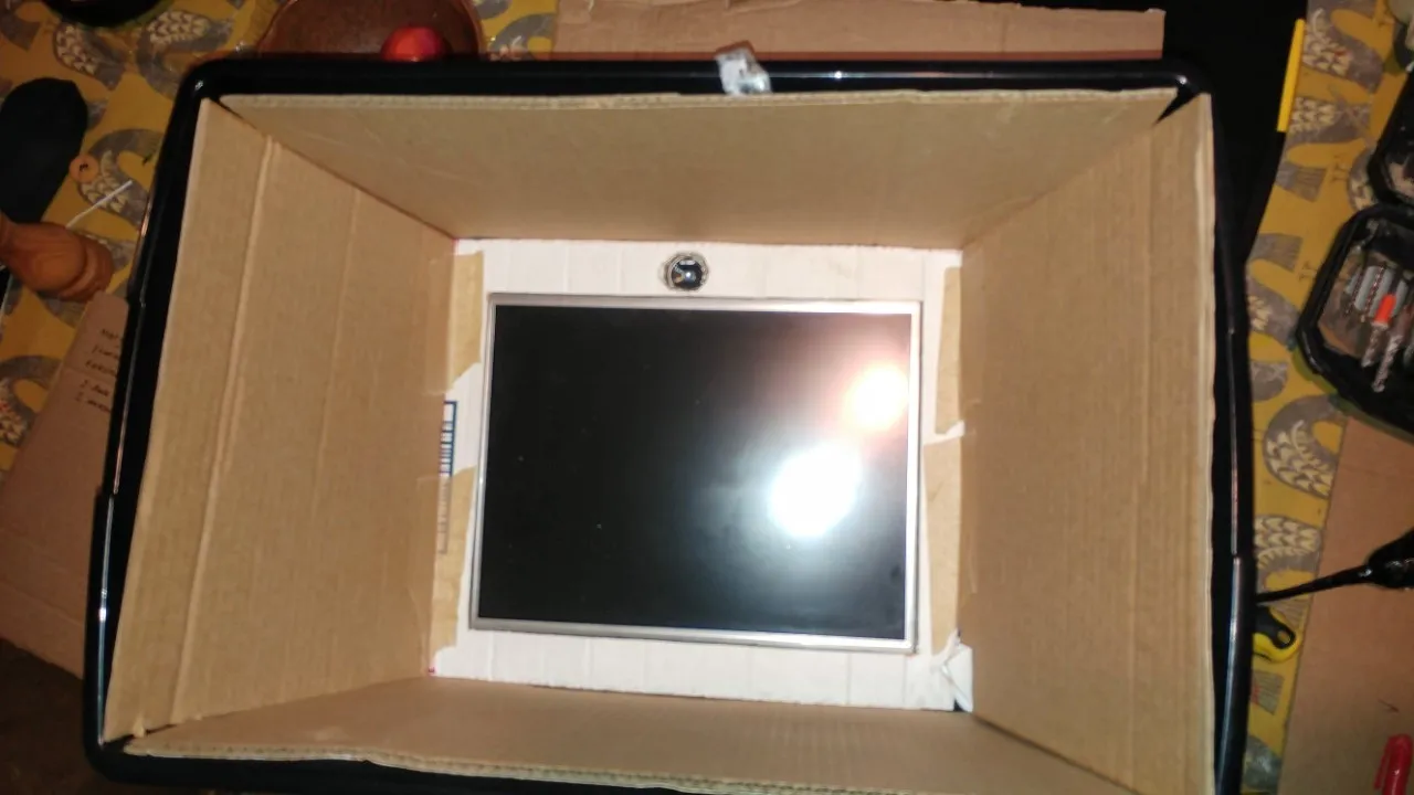 Tub with cardboard inserted